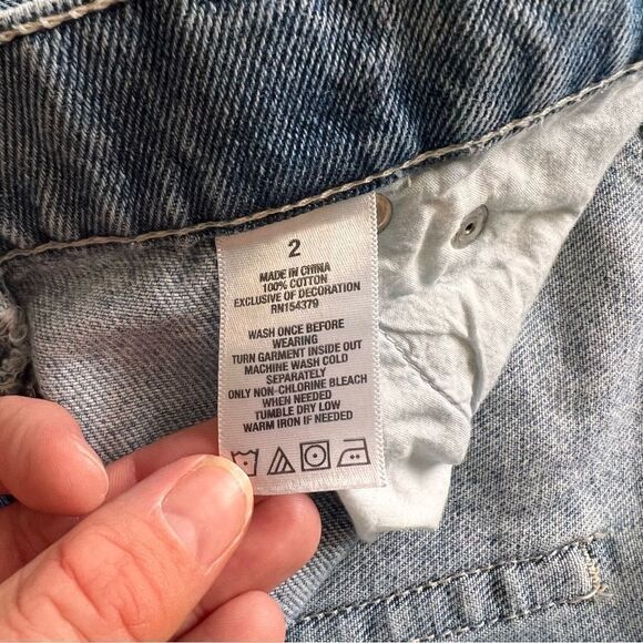 Aeropostale High Rise Distressed Raw Hem Mom Jeans - Picture 10 of 10